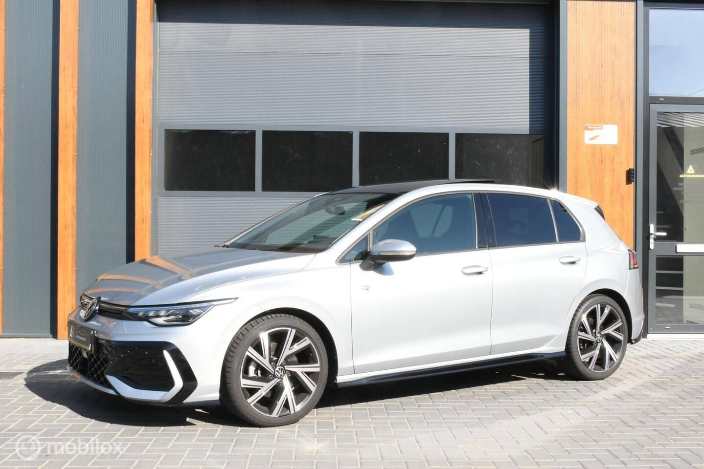 Volkswagen Golf - 2.0 TSI 4Motion PANO|KEYLS|UNIEK!!! - AutoWereld.nl