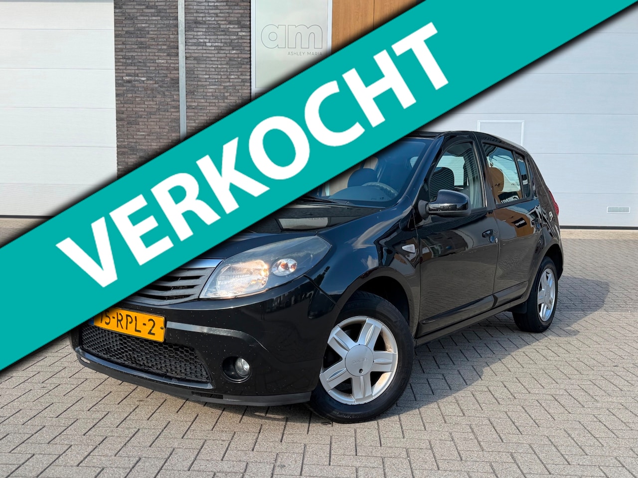 Dacia Sandero - 1.2 Blackline | Nwe apk | Airco | - AutoWereld.nl