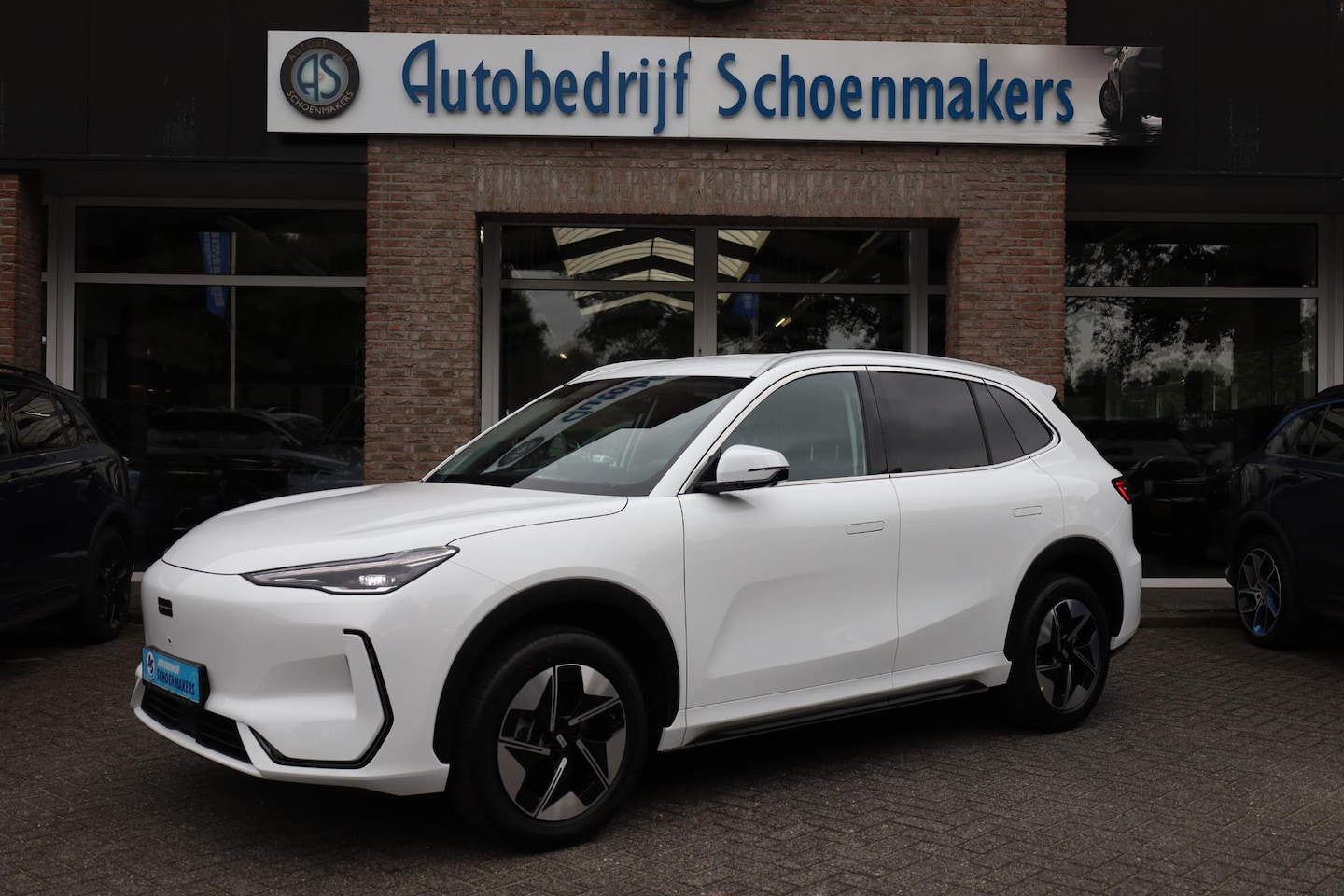 Geely E5 - Pro+ 68KWh 470KM-RIJBEREIK LEER CARPLAY 360-CAMERA STOELVENTILATIE/VERWARMING WARMTEPOMP I - AutoWereld.nl