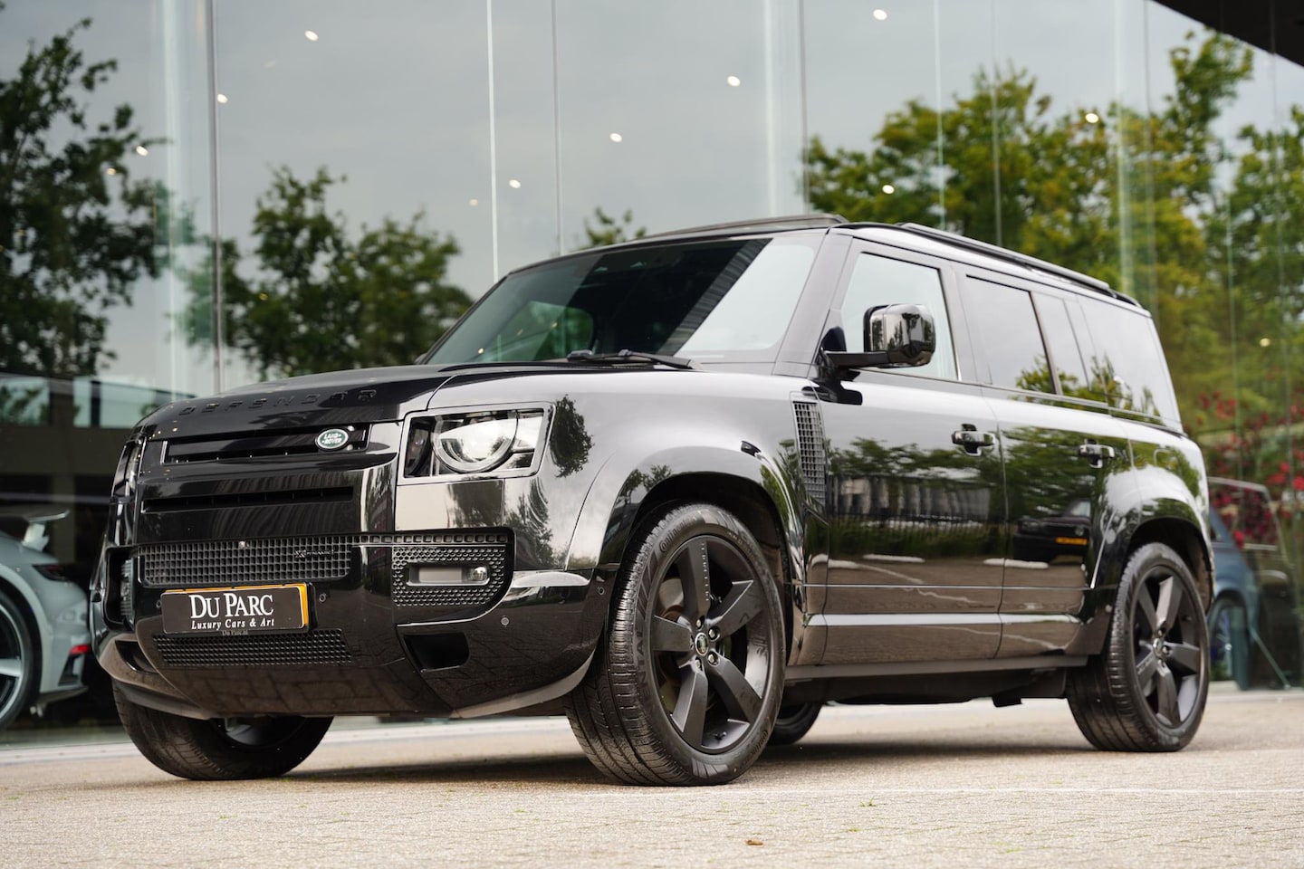 Land Rover Defender 110 - P 400 E X-Dynamic HSE / NL-Auto / 22 Inch - AutoWereld.nl