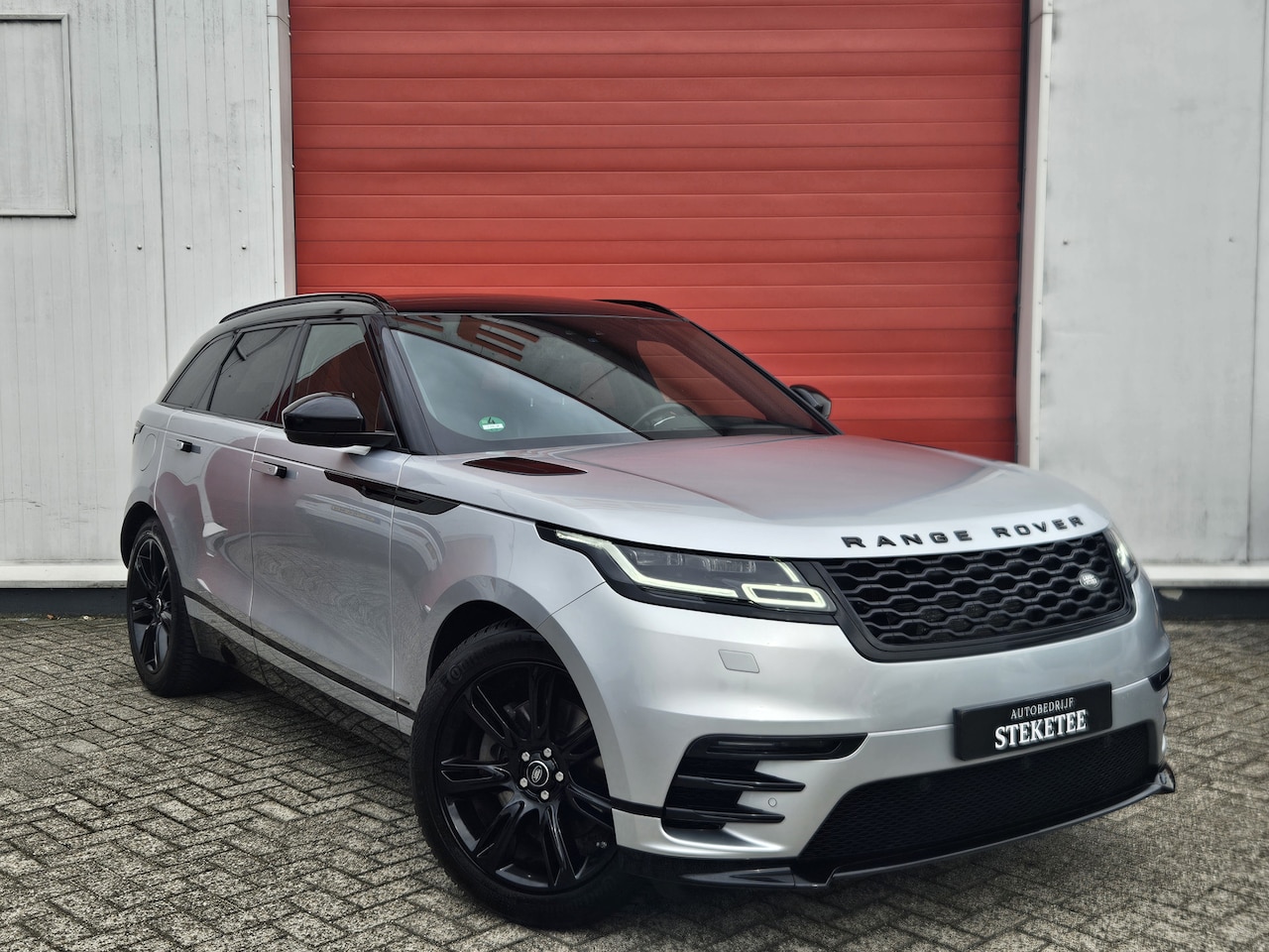 Land Rover Range Rover Velar - 3.0 V6 AWD R-Dynamic SE | Pano | Stoelkoeling/verw. - AutoWereld.nl