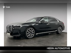BMW 7-serie - M760e xDrive | Executive Drive Pro | Gelaagd glas, extra warmtewerend | Trekhaak met elekt