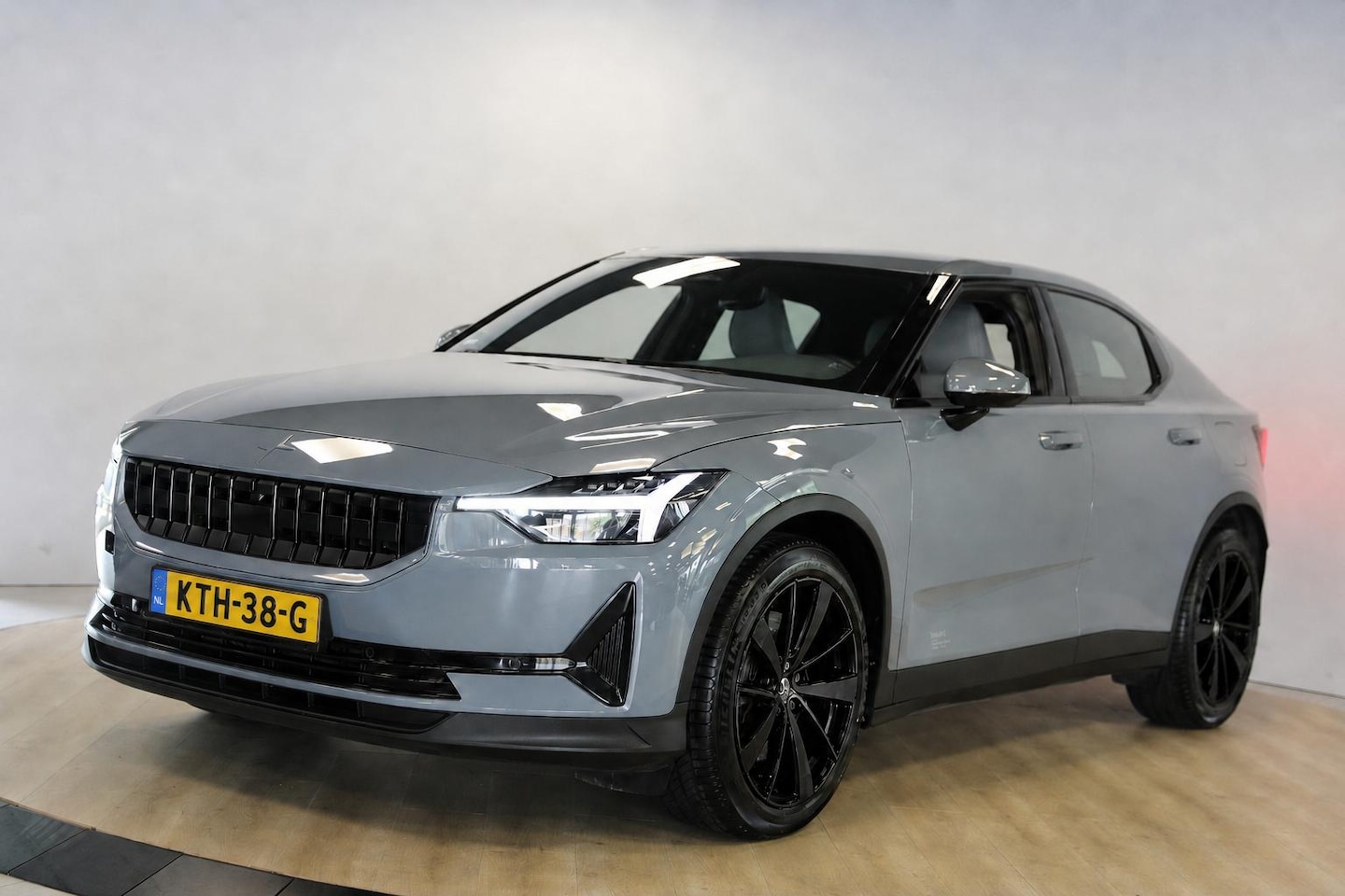 Polestar 2 - Long Range Single Motor 78 kWh | Black Edition | Cruise | Memory Driver | Camera - AutoWereld.nl