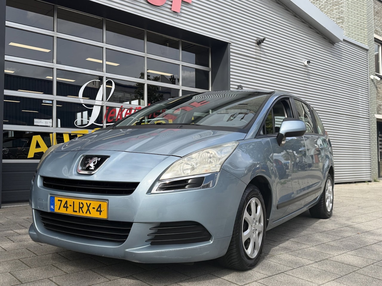 Peugeot 5008 - 1.6 VTi SR 5persoons uitv. - Airco I Trekhaak I PDC I Nwe APK 10-2027 - AutoWereld.nl