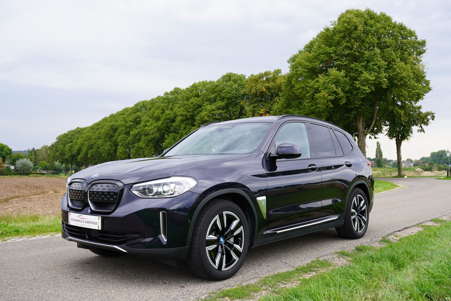 BMW iX3 - Executive 80 kWh / Pano / Trekhaak / Co Pilot / - AutoWereld.nl