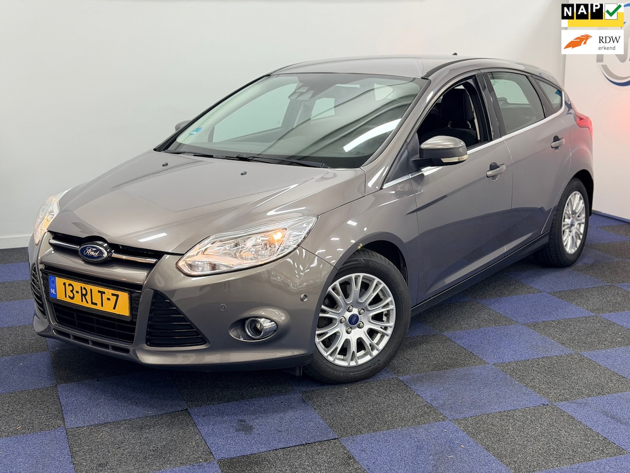 Ford Focus - 1.6 EcoBoost Titanium / DISTRIEBUTIE-WP VERVANGEN / NAVI / DEALER ONDERHOUDEN - AutoWereld.nl
