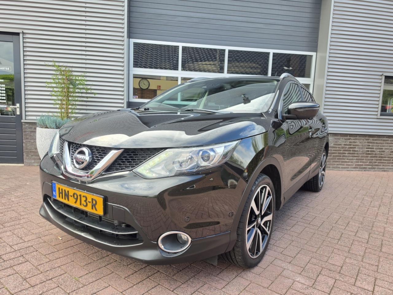 Nissan Qashqai - | NL Auto | Pano | Trekhaak 1.2 Tekna - AutoWereld.nl