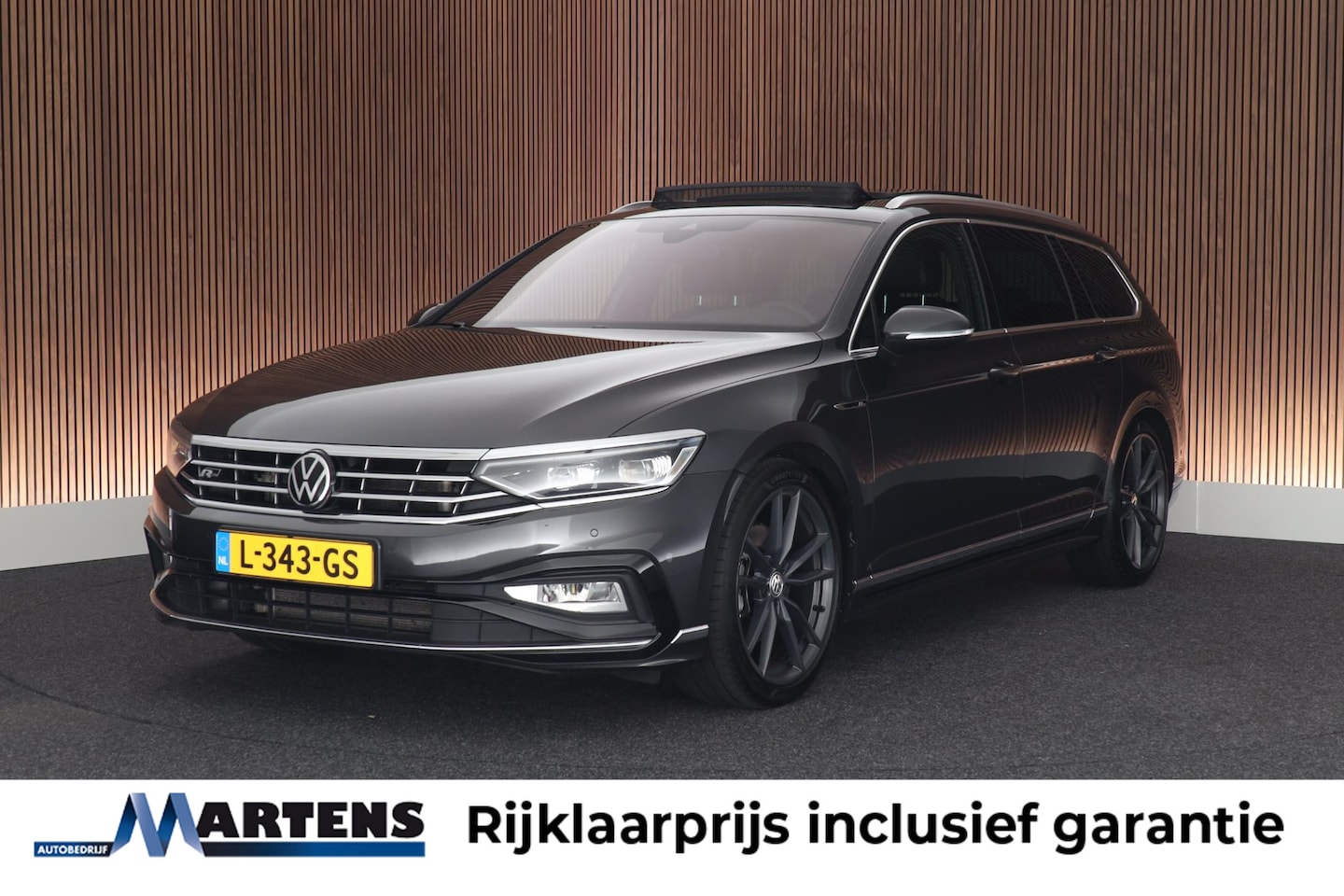 Volkswagen Passat Variant - 1.5 TSI 150pk DSG R-Line Business + Trekhaak Camera Keyless Leder Panoramadak Stoelverwarm - AutoWereld.nl