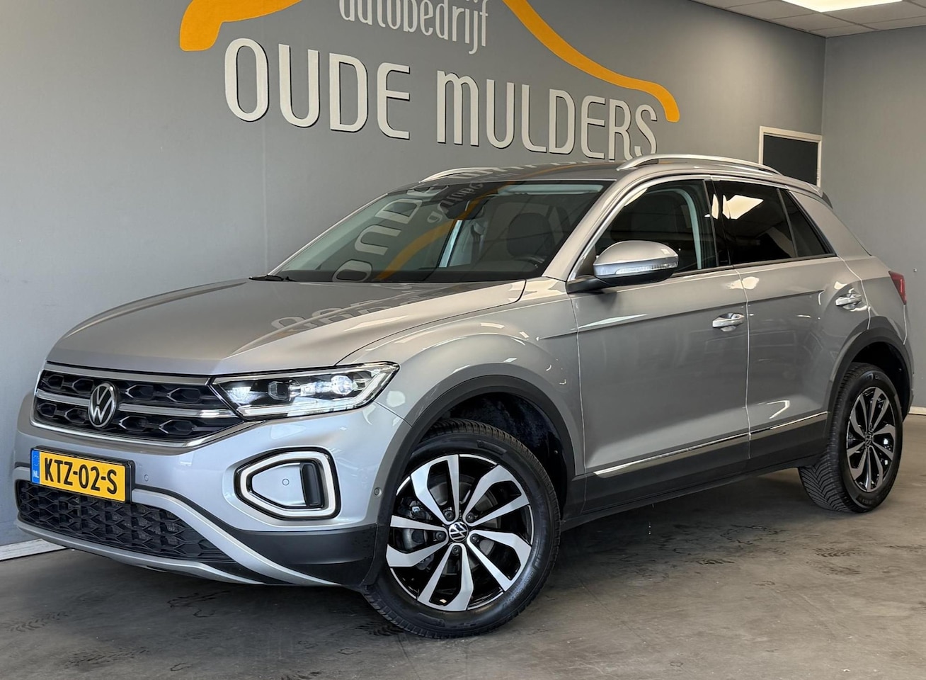 Volkswagen T-Roc - 1.5 TSI Style | Adaptive cruise | IQ light | Massage | Digidash | Achteruitrijcamera | Cli - AutoWereld.nl