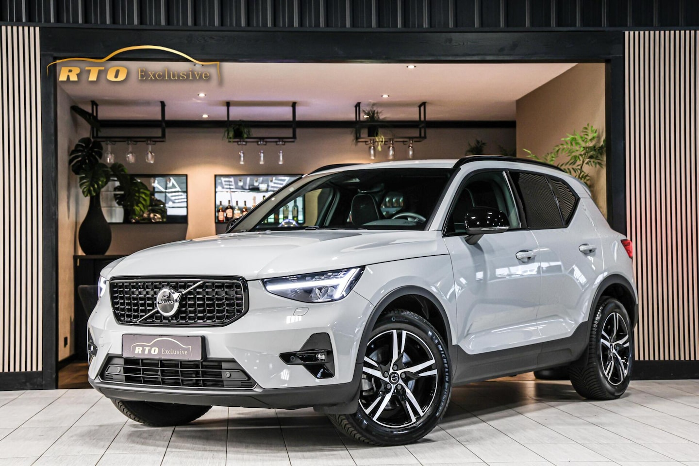 Volvo XC40 - 2.0 B3 Plus Dark 2.0 B3 Plus Dark - AutoWereld.nl
