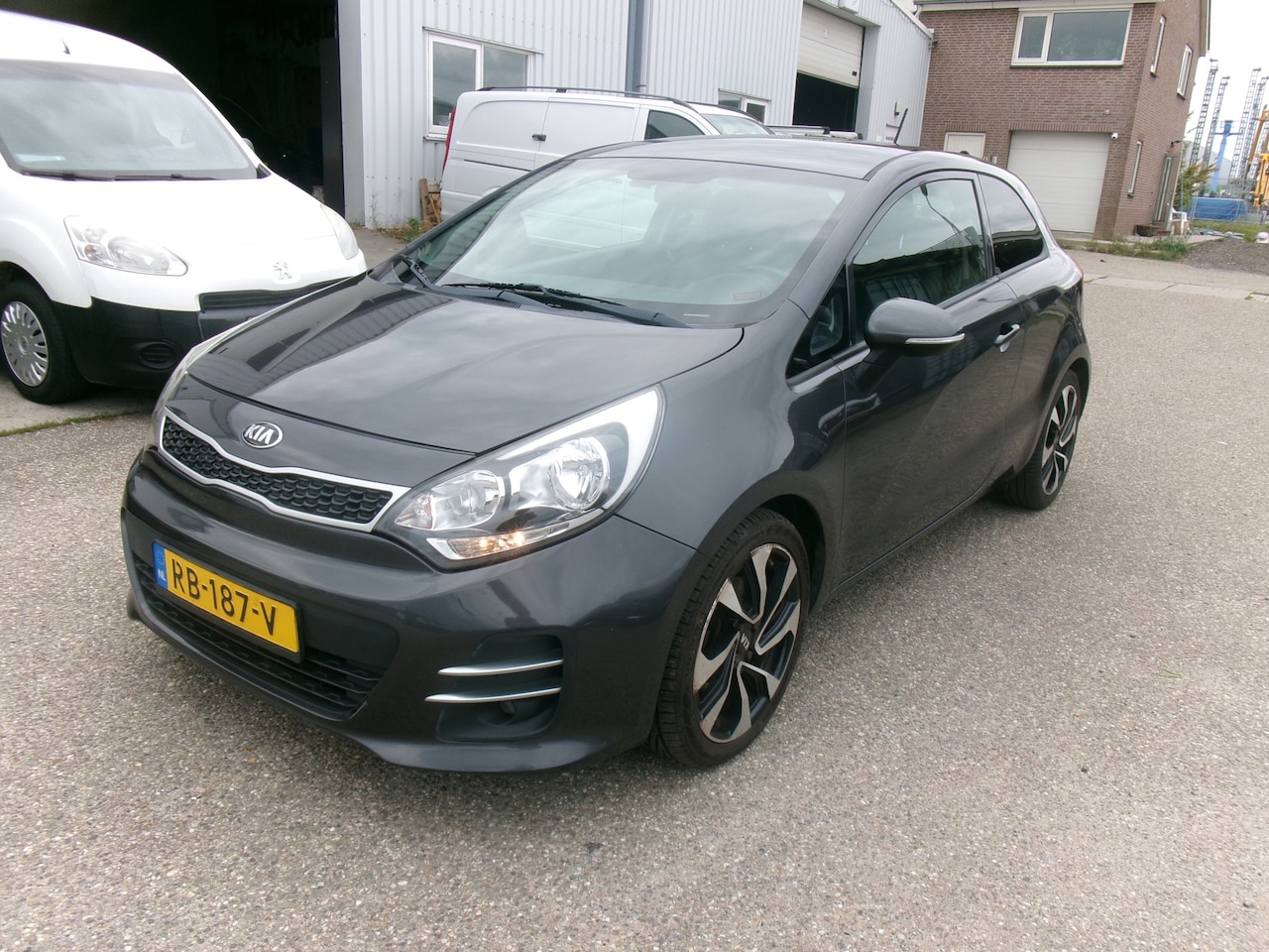 Kia Rio - 1.2 CVVT ExecutiveLine 1.2 CVVT ExecutiveLine - AutoWereld.nl