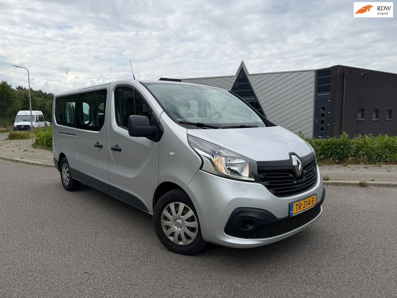 Renault Trafic Passenger - 1.6 dCi Grand Authentique Energy | 9 persoons | EX BTW | BPM Vrij - AutoWereld.nl