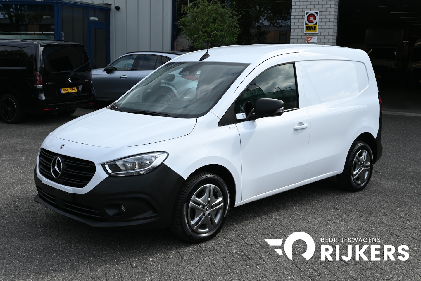 Mercedes-Benz Citan - 110 CDI L1 Pro 3 Zitplaatsen, Apple Carplay/Android Auto - AutoWereld.nl