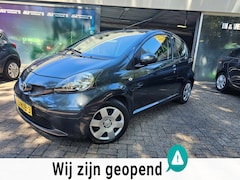 Toyota Aygo - 1.0-12V + | AUTOMAAT | 1E EIGENAAR | AIRCO| NW APK | LAGE KM STAND |