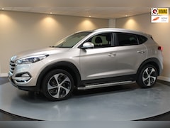 Hyundai Tucson - 1.6 GDi Premium *Dealer OH* Stoel/Stuurverw.|Camera|Cruise|Navi|19'' Velgen|BT|PDC|Sidebar