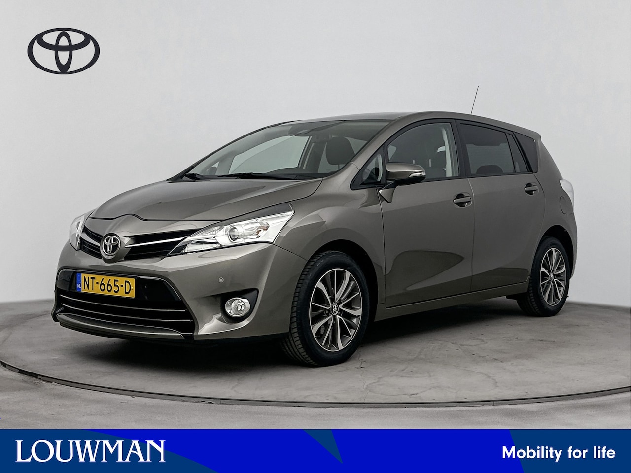 Toyota Verso - 1.6 VVT-i Dynamic | Parkeersensoren V+A | Pano Dak | Navigatie | - AutoWereld.nl