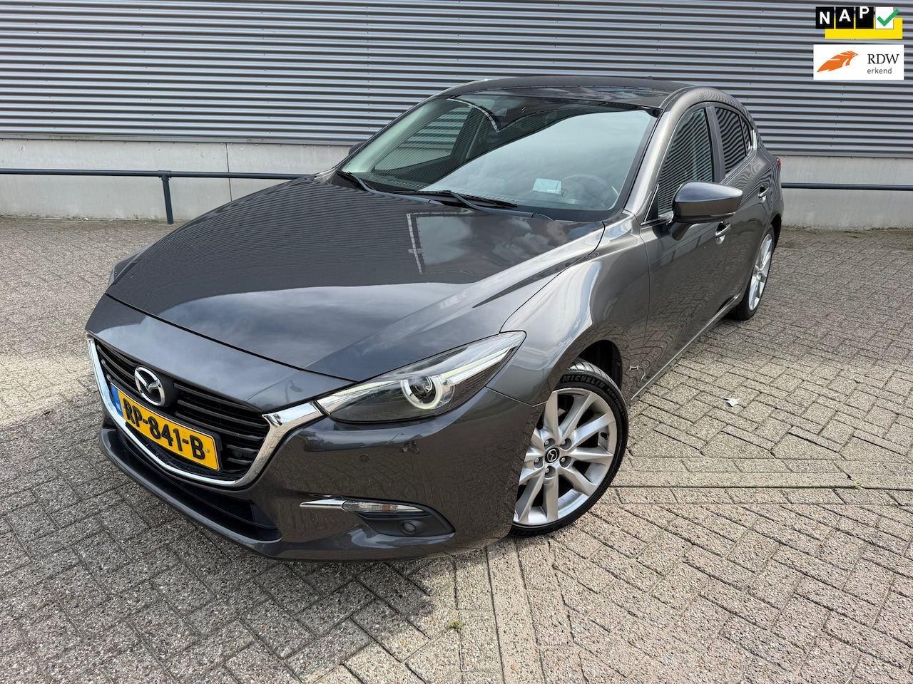 Mazda 3 - 2.2 SkyActiv-D 150 SkyLease GT 2.2 SkyActiv-D 150 SkyLease GT - AutoWereld.nl