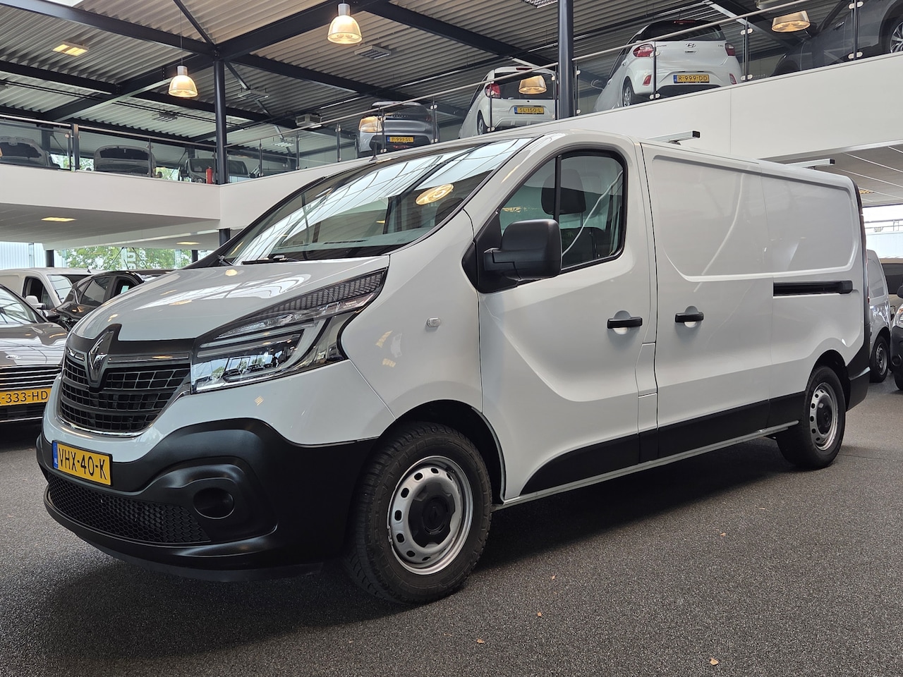 Renault Trafic - 2.0 dCi 120 T29 L2H1 Comfort 2.0 dCi 120 T29 L2H1 Comfort - AutoWereld.nl