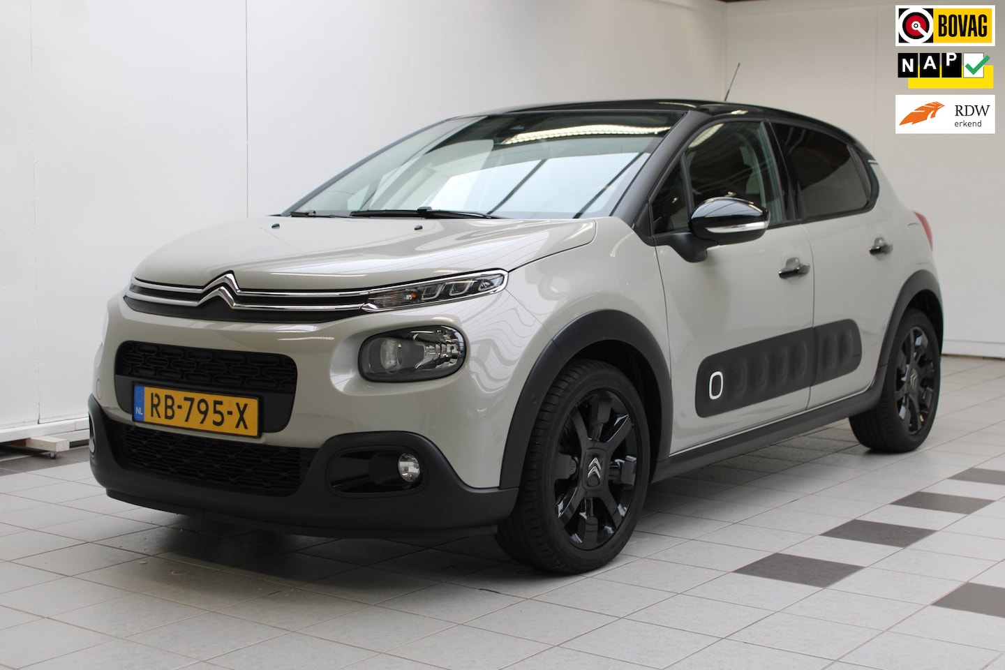Citroën C3 - 1.2 PureTech S&S Shine|Automaat|Camera|Carplay|NAP - AutoWereld.nl