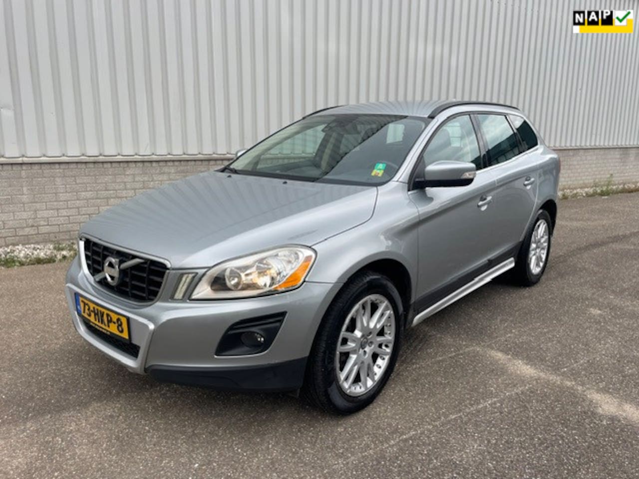 Volvo XC60 - 2.4 D5 AWD Summum - AutoWereld.nl