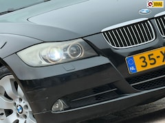 BMW 3-serie Touring - 325i High Executive | Black Sapphire Metallic | 6-Cilinder | Leder | Sportief & Keurig