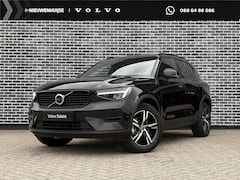 Volvo XC40 - 2.0 B4 Plus Dark | Trekhaak | Panoramadak | Harman Kardon Audio | Achteruitrijcamera | Par