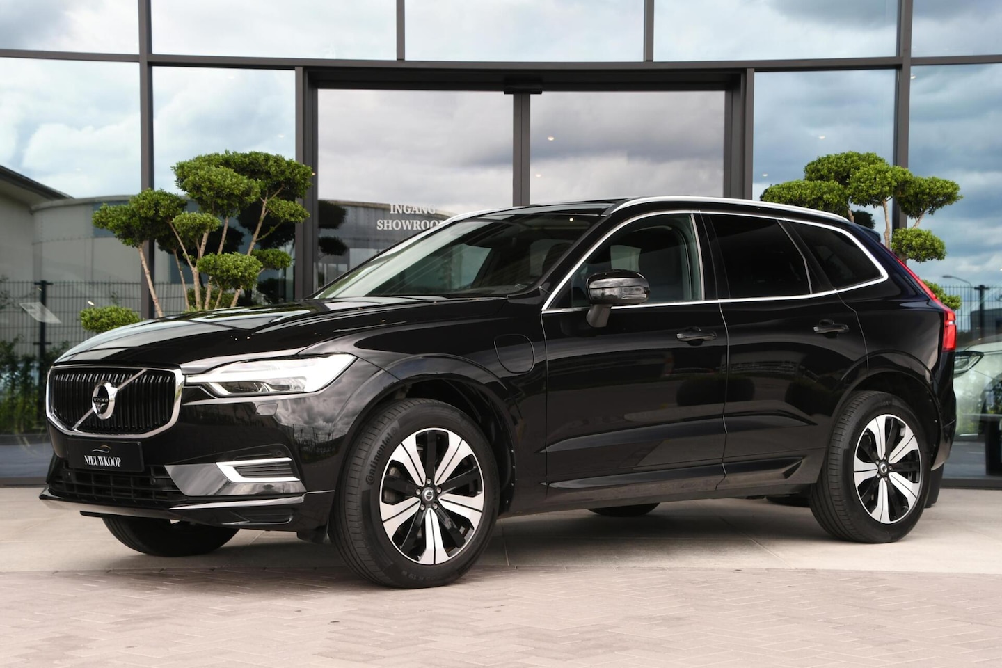 Volvo XC60 - 2.0 T8 Twin Engine AWD Momentum CARPLAY | PANO | HEAD UP - AutoWereld.nl