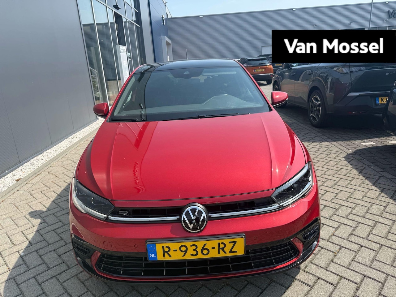 Volkswagen Polo - 1.0 TSI R-Line Business | 95 PK | Appel Carplay / Android Auto | Stoelverwarming | Parkeer - AutoWereld.nl