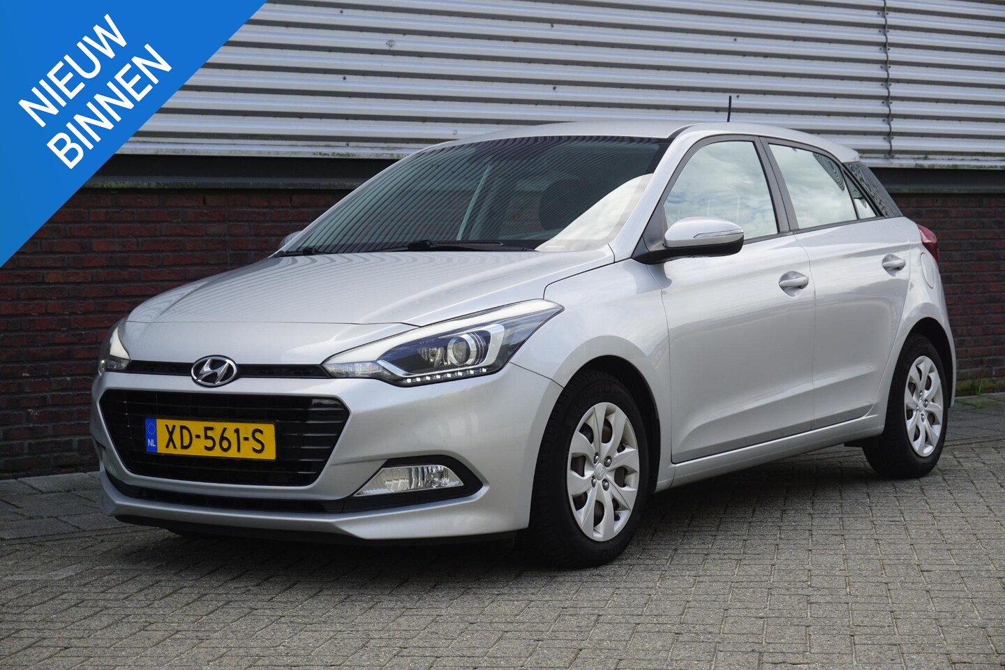 Hyundai i20 - 1.0 T-GDI 100PK/Dealeronderhouden/Camera/Navi/ 2e Eigenaar. - AutoWereld.nl