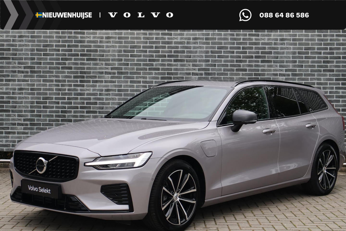 Volvo V60 - 2.0 T8 Plug-in hybrid AWD Plus Dark | Google Services | Elektr. verstelbare sportstoelen | - AutoWereld.nl