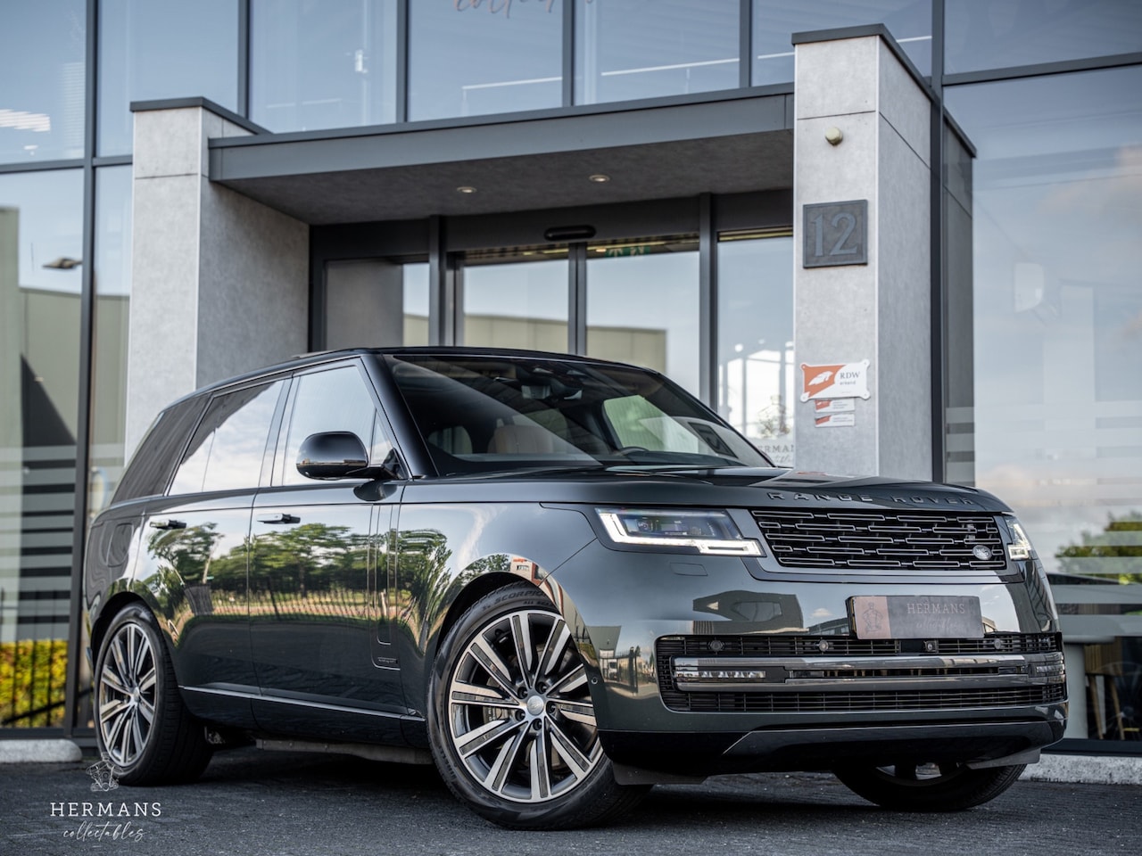 Land Rover Range Rover - 3.0 P460e Autobiography PHEV / Org. NL / 1st Owner / Meridian Signature / Shadow / Tow-Bar - AutoWereld.nl
