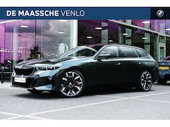BMW 5-serie Touring - 530e M Sport Automaat / Trekhaak / Stoelventilatie / Adaptieve LED / Bowers & Wilkins / Pa