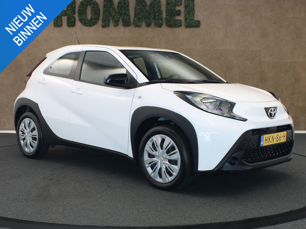 Toyota Aygo X - 1.0 VVT-i MT Play - ORIGINEEL NEDERLANDSE AUTO - AIRCO - ACHTERUITRIJCAMERA - BLUETOOTH TE - AutoWereld.nl