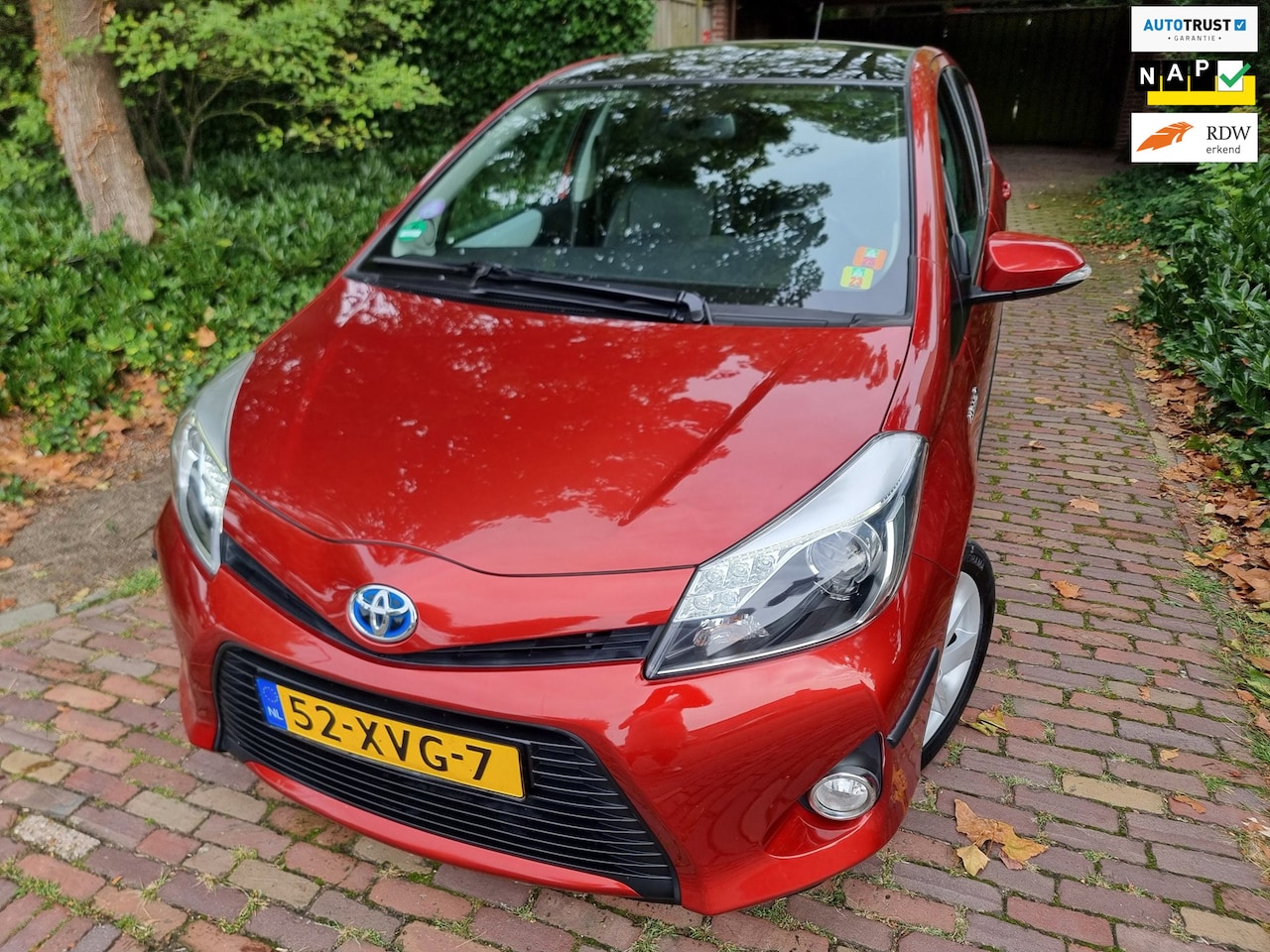 Toyota Yaris - 1.5 Full Hybrid Dynamic Pano/Navi/Zwart Leder - AutoWereld.nl