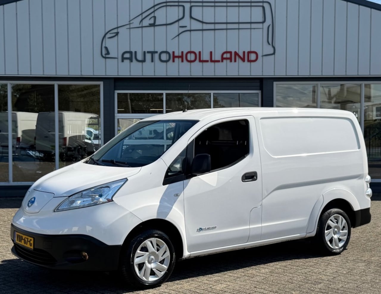 Nissan e-NV200 - ZERO EMISSIE 40KWH 80KW 120PK AIRCO/ CAMERA/ ORIGINEEL AUDIO/ 100% DEALERONDERHOUDEN - AutoWereld.nl