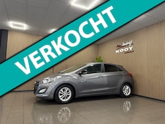 Hyundai i30 - 1.6 GDI Go * Afn. Trekhaak / Navigatie / Camera / LM Velgen / NL Auto