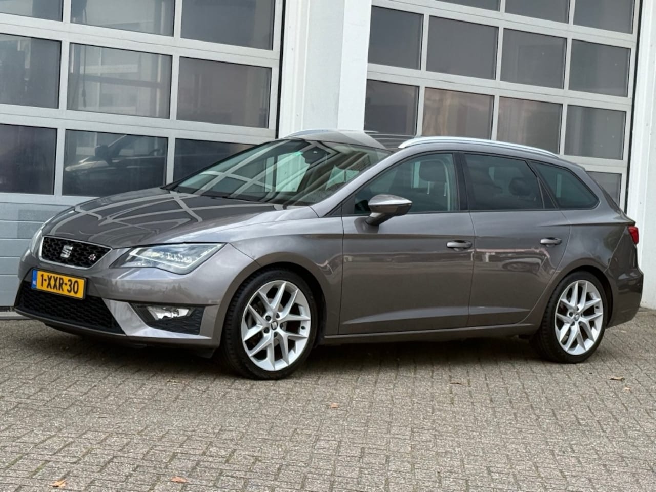 SEAT Leon - 1.4 TSI 150PK FR Dynamic Navi Clima Trekhaak - AutoWereld.nl