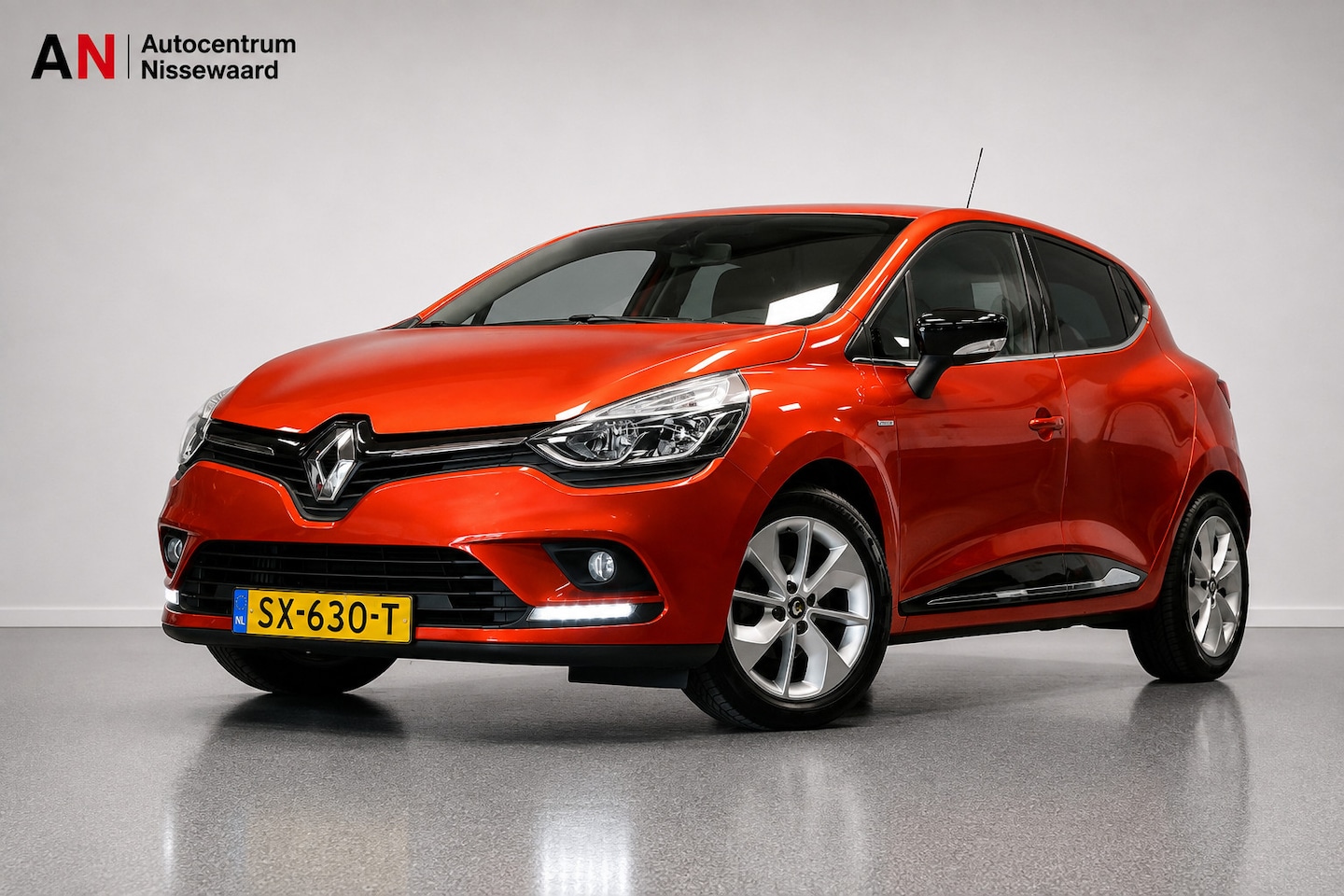 Renault Clio - 0.9 TCe Limited |Navi|Airco|Pdc| - AutoWereld.nl