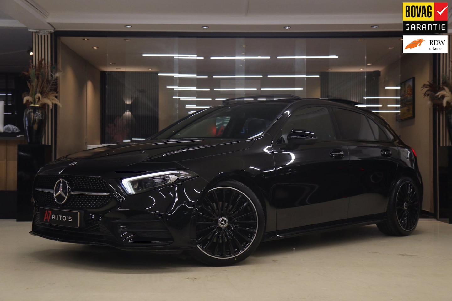 Mercedes-Benz A-klasse - 200 AMG /PANO/MEMORY/KEYLESS/SFEER/CAMERA/BOMVOL - AutoWereld.nl