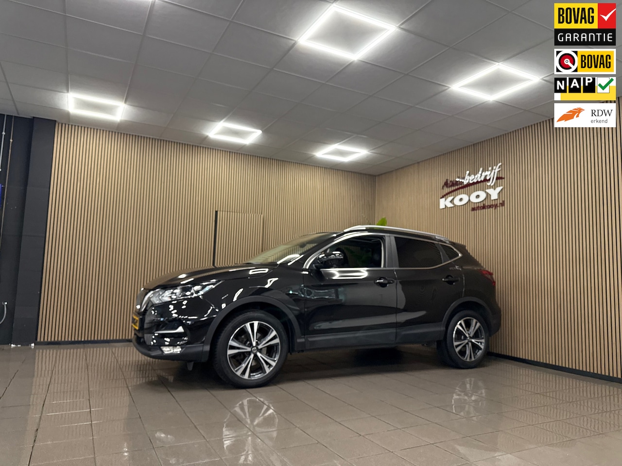 Nissan Qashqai - 1.2 N-Connecta * Panoramadak / 360° Camera / Navigatie / LM Velgen / NL Auto * - AutoWereld.nl
