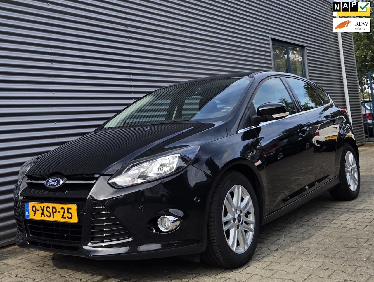 Ford Focus - 1.0 EcoBoost Edition Plus 10-2014 Pantherblack Metallic - AutoWereld.nl