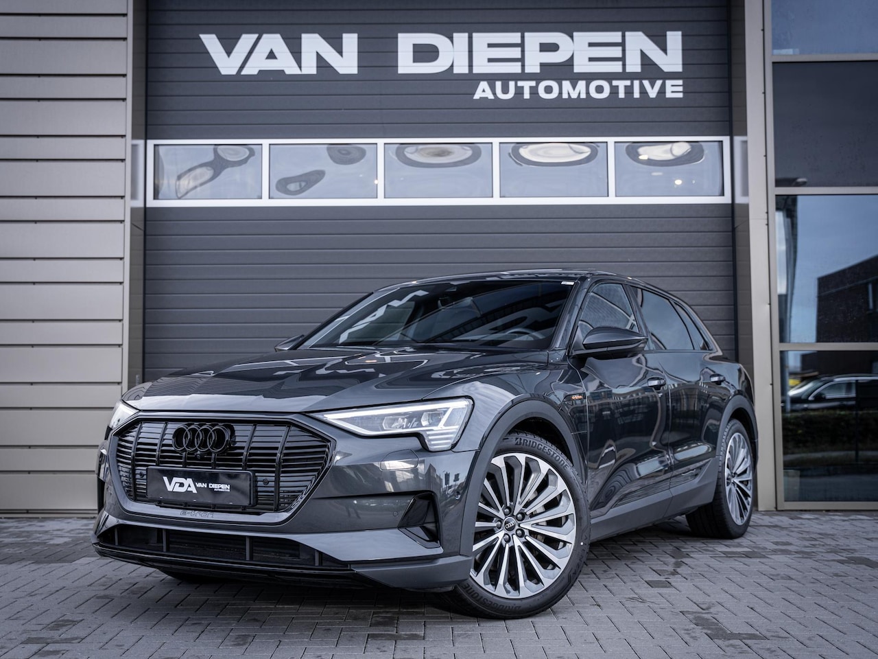 Audi e-tron - 50 quattro Advanced edition Plus 71 kWh - S-Line l Pano l Trekhaak l 360cam - AutoWereld.nl