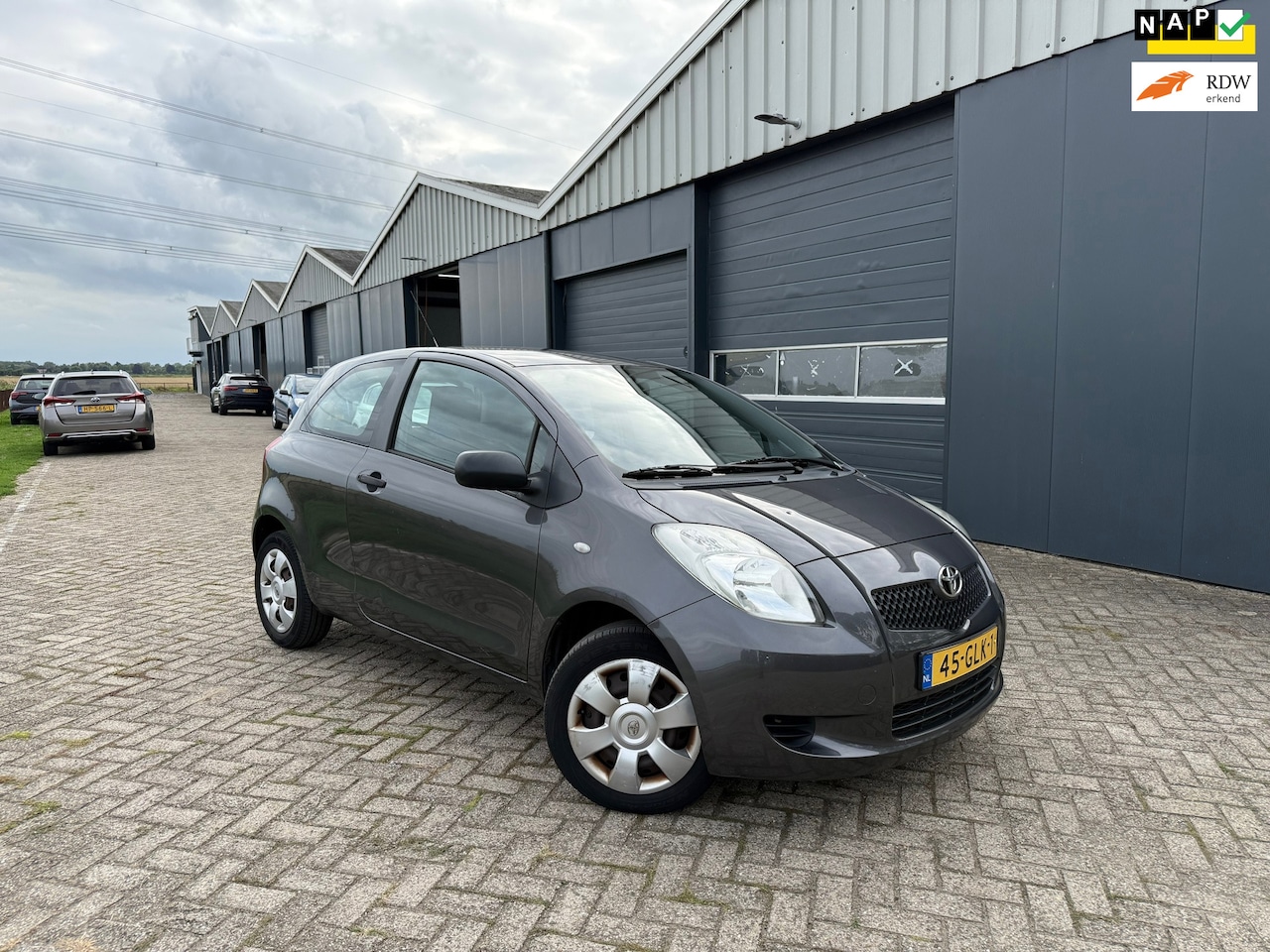 Toyota Yaris - 1.3 VVT-i Terra 1.3 VVTi Terra - AutoWereld.nl