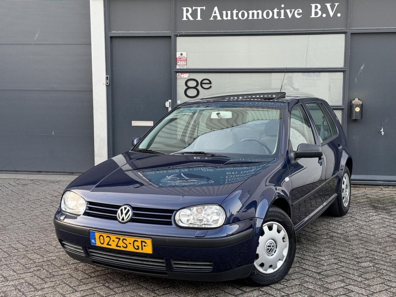 Volkswagen Golf - 1.6-16V Highline Schuifdak / Stoelverwarming - AutoWereld.nl