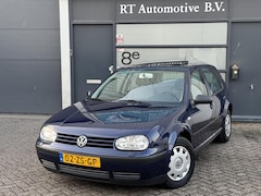 Volkswagen Golf - 1.6-16V Highline Schuifdak / Stoelverwarming