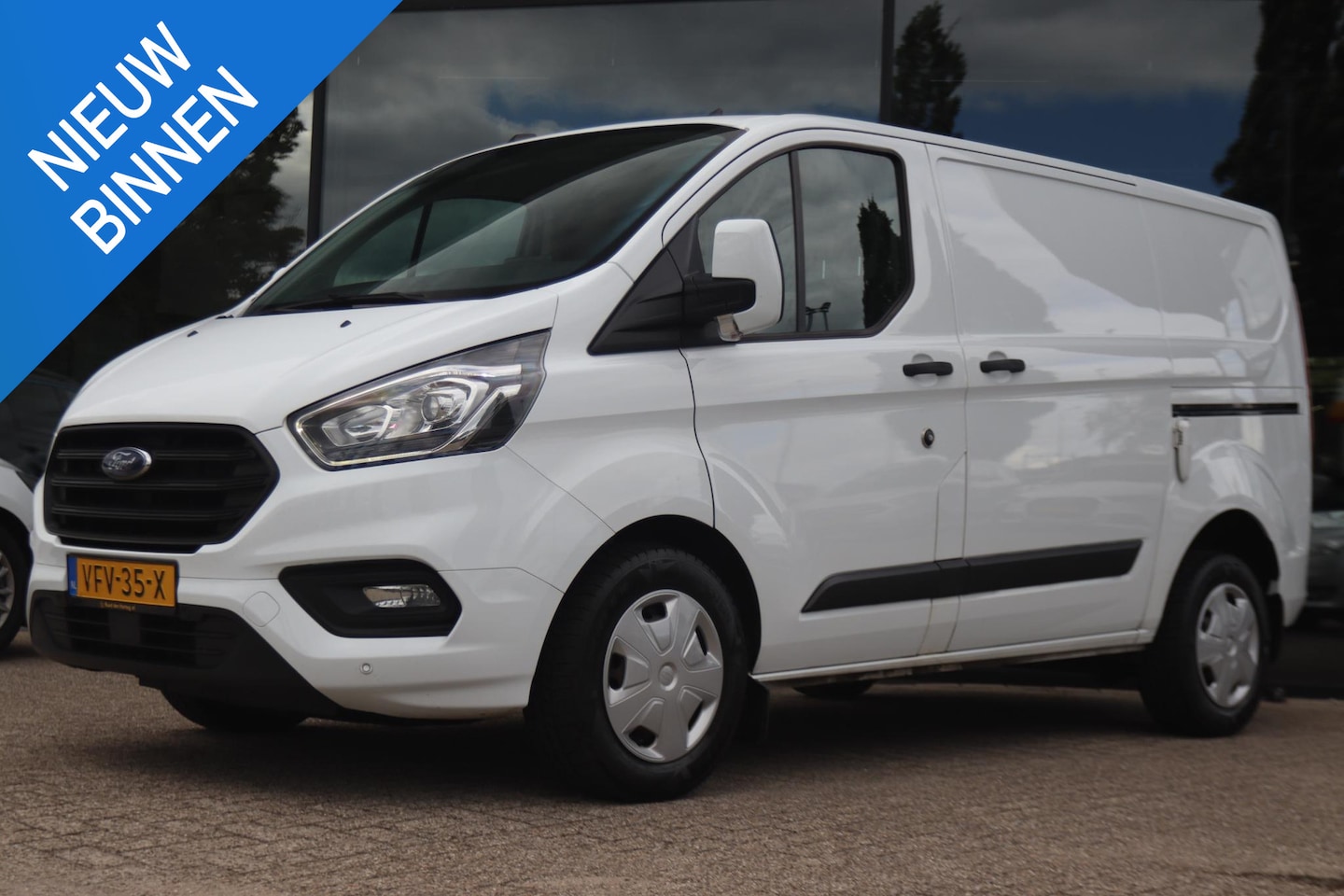 Ford Transit Custom - 300 2.0 TDCI L1H1 AUT. *MARGE* | 2 SCHUIFDEUREN | TREKHAAK | CAMERA | CARPLAY | CRUISE | S - AutoWereld.nl