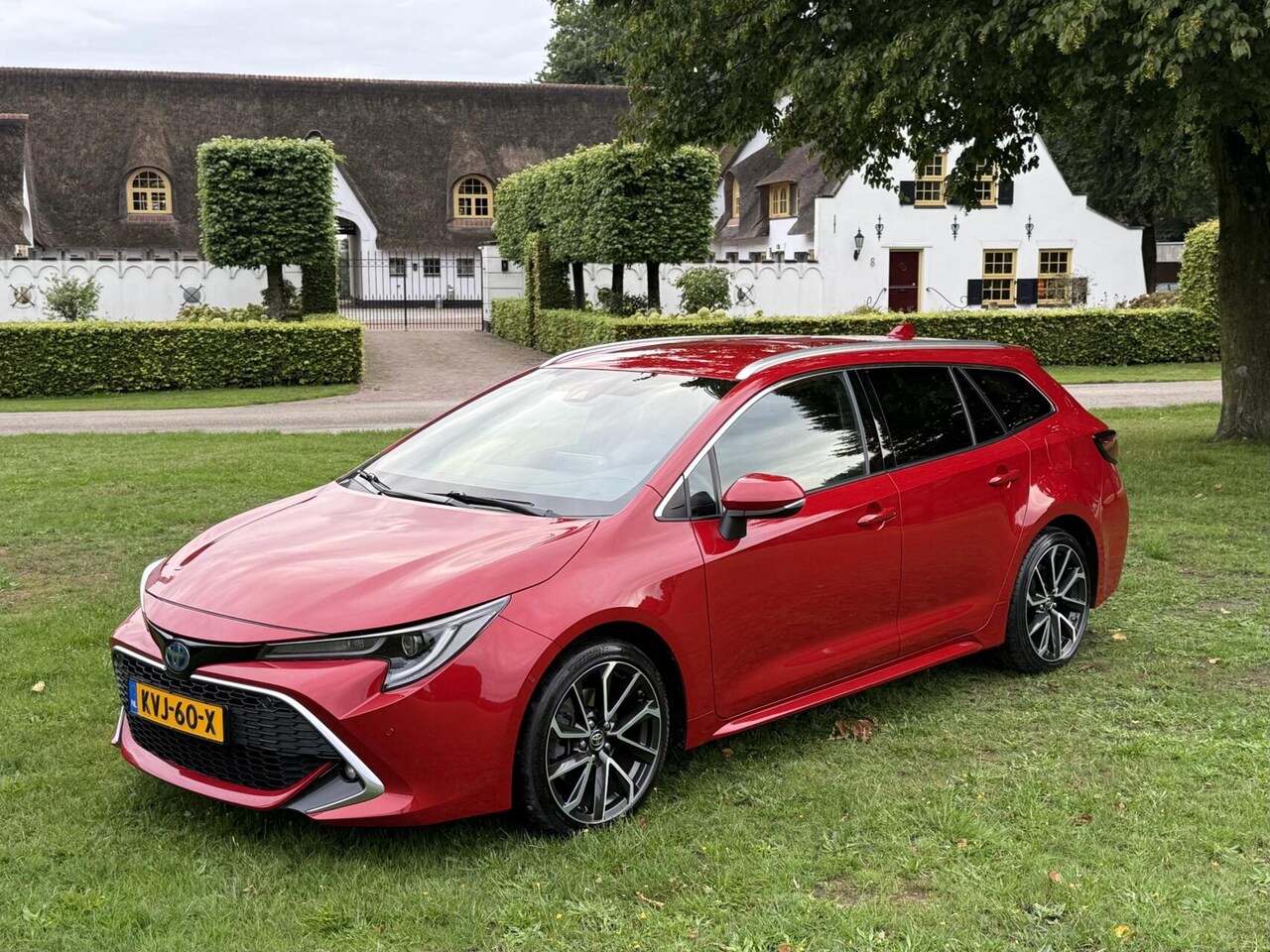 Toyota Corolla Touring Sports - 2.0 Hybrid Premium 2.0 Hybrid Premium - AutoWereld.nl