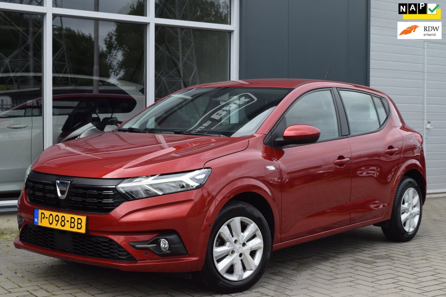 Dacia Sandero Stepway - 1.0 TCe 100 Bi-Fuel Comfort | Airco | Navi | NAP + APK 6-2027 - AutoWereld.nl