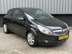 Opel Corsa - 1.4-16V White Edition
