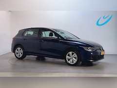 Volkswagen Golf - 1.0 TSI 110pk Life Sfeerverlichting Navigatie App-Connect DAB+